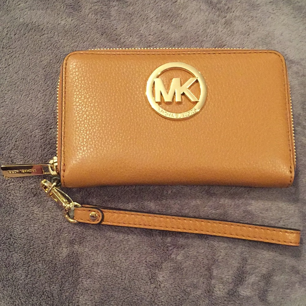 Michael Kors Leather Multi Function Phone Case.